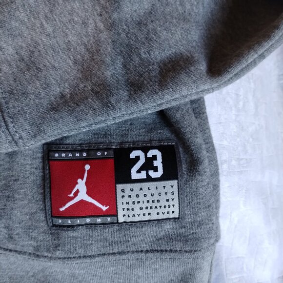 Hoodie NEW… tag attached - Picture 4 of 6